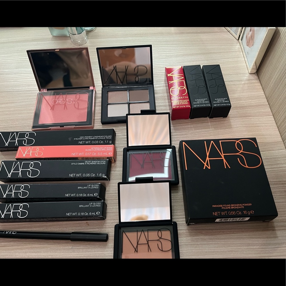 NARS MAKEUP BUNDLE